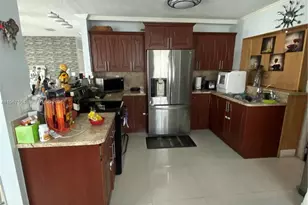398 E 56th St, Hialeah, FL 33013 - Photo 3