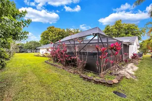 3211 Calle Largo Dr, Hollywood, FL 33021 - Photo 23