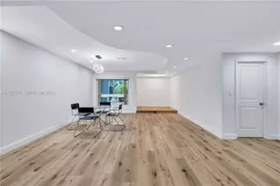 3211 Calle Largo Dr, Hollywood, FL 33021 - Photo 15