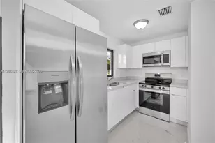673 NW 14, Florida City, FL 33034 - Photo 9