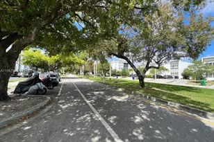 2430 NE 135th St, North Miami, FL 33181 - Photo 3