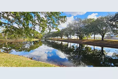 1251 SW 84th Ter, Pembroke Pines, FL 33025 - Photo 9