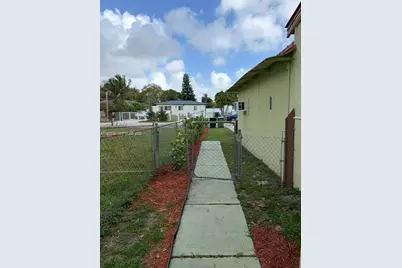 320 NW 132nd St, North Miami, FL 33168 - Photo 5