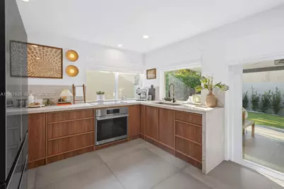 18146 NW 61st Pl, Hialeah, FL 33015 - Photo 11