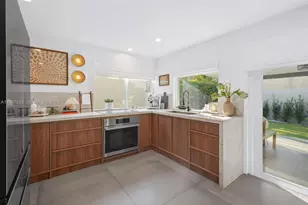 18146 NW 61st Pl, Hialeah, FL 33015 - Photo 11