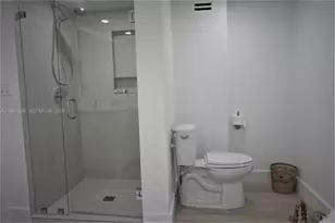 210 Sea View Dr, Key Biscayne, FL 33149 - Photo 19