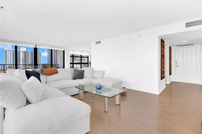 600 Parkview Dr #621, Hallandale Beach, FL 33009 - Photo 13