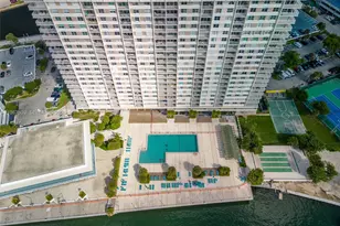 300 Bayview Dr, Sunny Isles Beach, FL 33160 - Photo 55