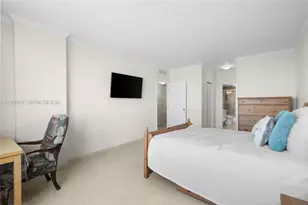 300 Bayview Dr, Sunny Isles Beach, FL 33160 - Photo 23