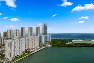 300 Bayview Dr, Sunny Isles Beach, FL 33160 - Photo 43