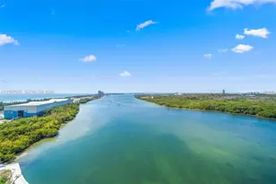 300 Bayview Dr, Sunny Isles Beach, FL 33160 - Photo 15