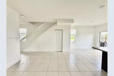 2701 SE 15th St, Homestead, FL 33035 - Photo 9