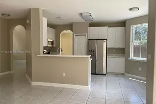 11042 NW 48th Ln, Doral, FL 33178 - Photo 5