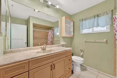 1919 NW 38th St, Oakland Park, FL 33309 - Photo 19