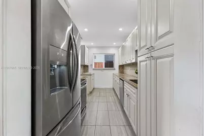 1919 NW 38th St, Oakland Park, FL 33309 - Photo 11