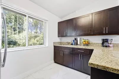 8027 Lake Dr #201, Doral, FL 33166 - Photo 3