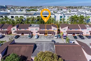 8027 Lake Dr, Doral, FL 33166 - Photo 19