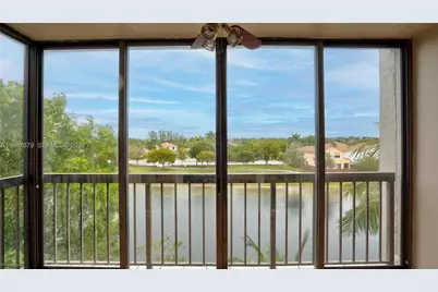 10155 NW 9th St Cir #4-401, Miami, FL 33172 - Photo 27