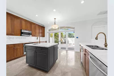 827 SE 2nd Ct, Fort Lauderdale, FL 33301 - Photo 11