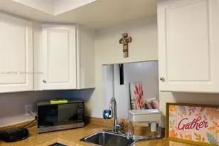 118 Royal Pk Dr, Oakland Park, FL 33309 - Photo 9