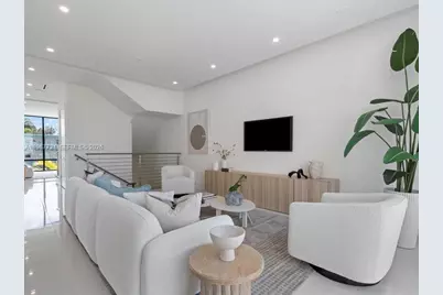 4008 NE 167th St #6, North Miami Beach, FL 33160 - Photo 9