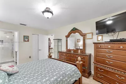 9326 NW 121st St #115, Hialeah Gardens, FL 33018 - Photo 23