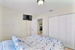 9326 NW 121st St, Hialeah Gardens, FL 33018 - Photo 17