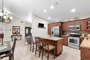 9326 NW 121st St, Hialeah Gardens, FL 33018 - Photo 17