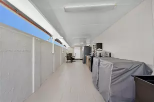 9326 NW 121st St, Hialeah Gardens, FL 33018 - Photo 35