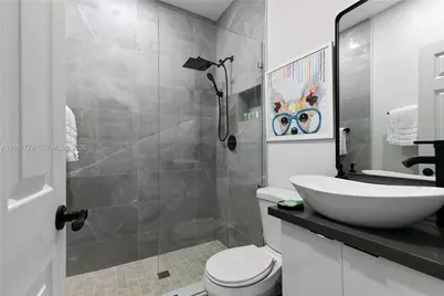 2376 NW 2nd St, Miami, FL 33125 - Photo 35