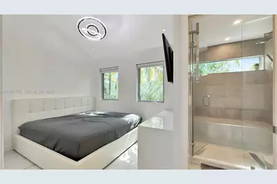 734 Michigan Ave, Miami Beach, FL 33139 - Photo 37