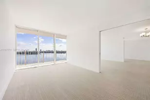 7601 E Treasure Dr, North Bay Village, FL 33141 - Photo 17