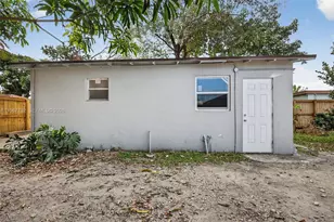 574 NW 98th St, Miami, FL 33150 - Photo 41
