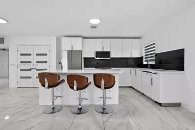 574 NW 98th St, Miami, FL 33150 - Photo 13