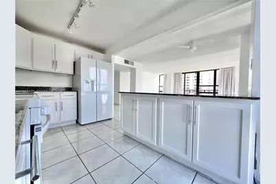 600 NE 36th St #1921, Miami, FL 33137 - Photo 5