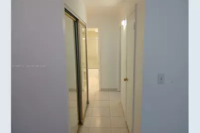 2780 NE 183rd St #1708, Aventura, FL 33160 - Photo 11