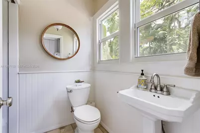 665 NE 120th St, Biscayne Park, FL 33161 - Photo 11