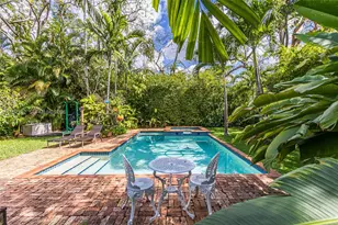 665 NE 120th St, Biscayne Park, FL 33161 - Photo 15