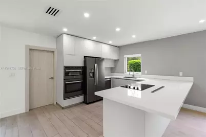 4020 Riviera Dr, Coral Gables, FL 33146 - Photo 5