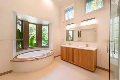 432 S Hibiscus Dr, Miami Beach, FL 33139 - Photo 25