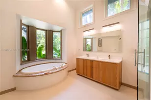 432 S Hibiscus Dr, Miami Beach, FL 33139 - Photo 25
