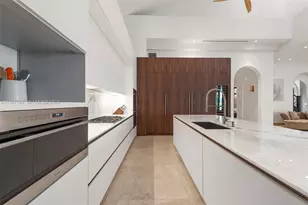 432 S Hibiscus Dr, Miami Beach, FL 33139 - Photo 15