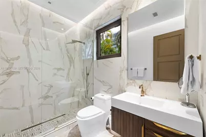 432 S Hibiscus Dr, Miami Beach, FL 33139 - Photo 31