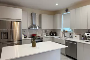 11536 NW 43rd Terrace, Doral, FL 33178 - Photo 5