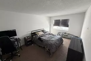 488 NW 165th St Rd, Miami, FL 33169 - Photo 3