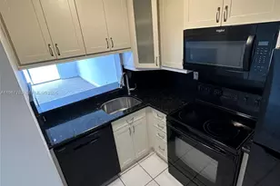 488 NW 165th St Rd, Miami, FL 33169 - Photo 9