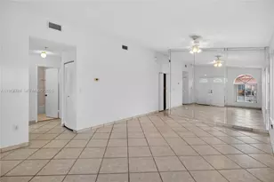 8859 NW 110th Ln, Hialeah Gardens, FL 33018 - Photo 7