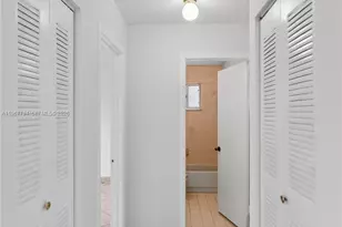 8859 NW 110th Ln, Hialeah Gardens, FL 33018 - Photo 21