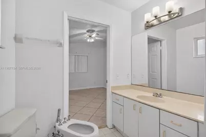 8859 NW 110th Ln, Hialeah Gardens, FL 33018 - Photo 13