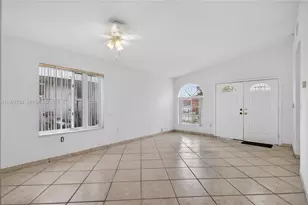 8859 NW 110th Ln, Hialeah Gardens, FL 33018 - Photo 9